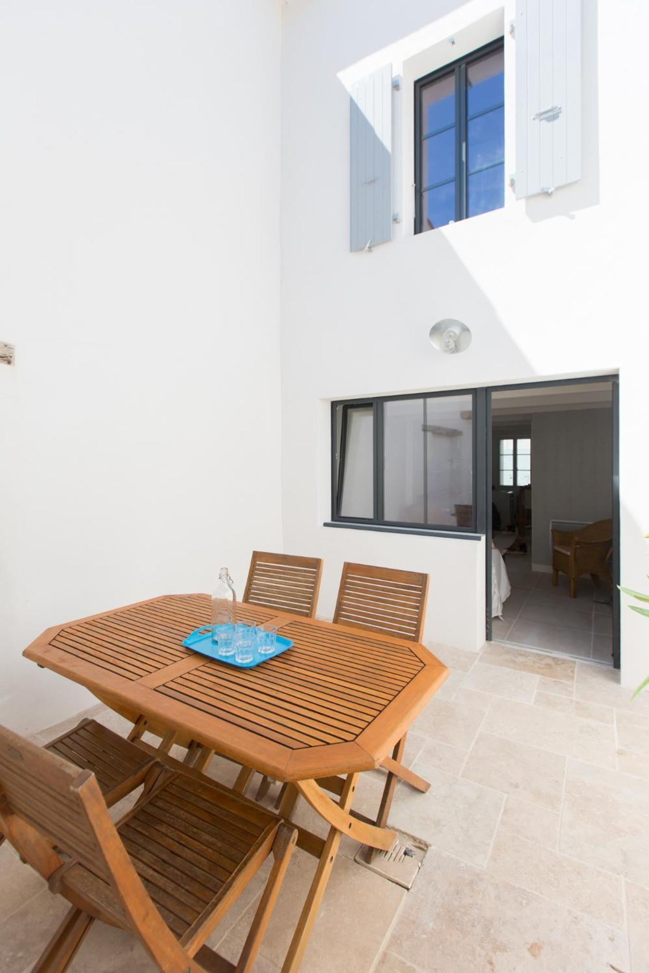 Maison de bourg proche commerces et plages La Couarde-sur-Mer Extérieur photo